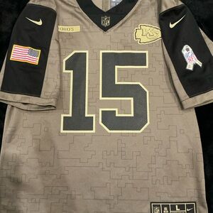 Patrick Mahomes Kansas City Chiefs Salute to Service Jersey Youth Large